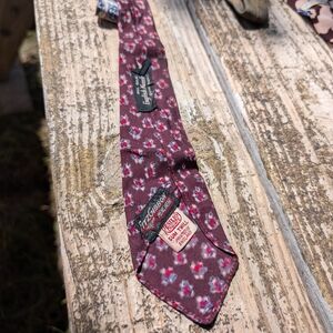 Vintage Burgundy Floral Tie by Wembley